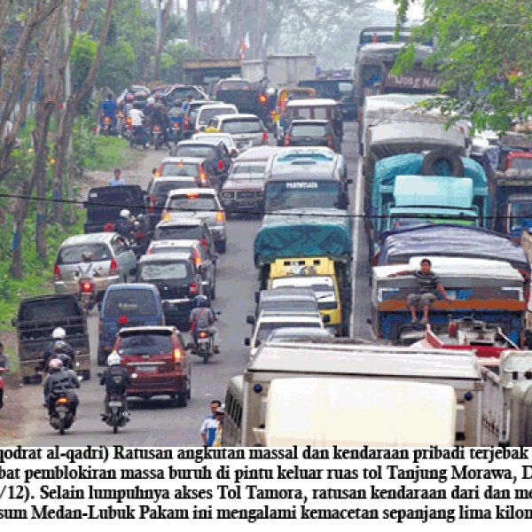 Buruh Blokir Pintu Tol Tanjung Morawa