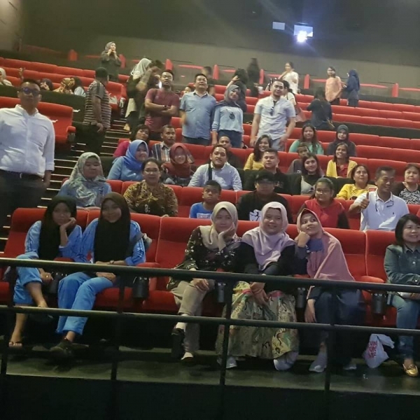 Nonton Bareng keluarga besar PT.KIM