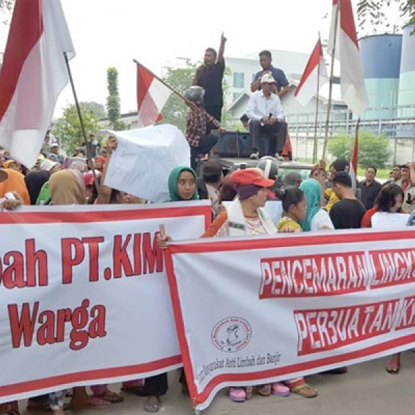 Residents Protest Tangkahan Sewerage KIM