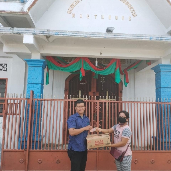 PT. KIM provided Social Assistance in the form of basic necessities and cash to churches around the Medan Industrial Estate.