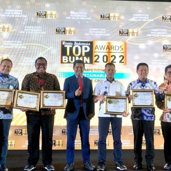 PT KIM Received the Outstanding Achievement in Solvability Ratio Award at the Top BUMN Awards 2022