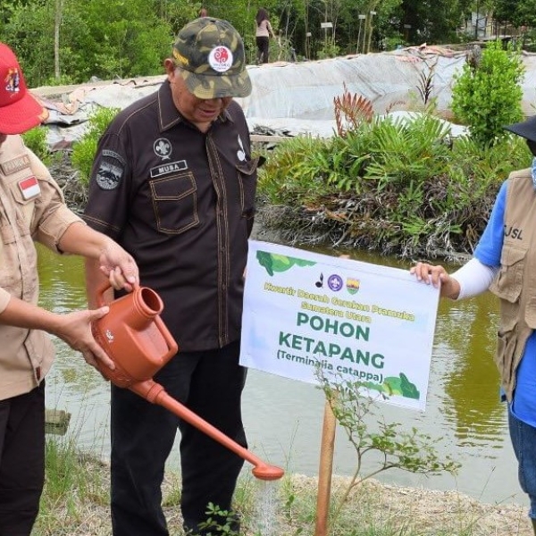 PT Kawasan Industri Medan, in collaboration with the Kwartir Daerah Gerakan Pramuka Sumatera Utara, conducted a tree planting activity