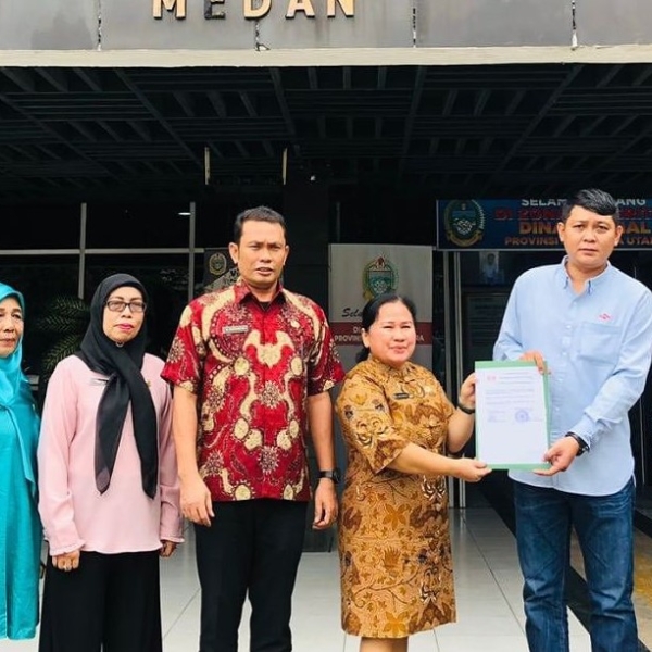 PT Kawasan Industri Medan provided assistance for the construction of a disability platform to the Social Services Office of North Sumatra Province