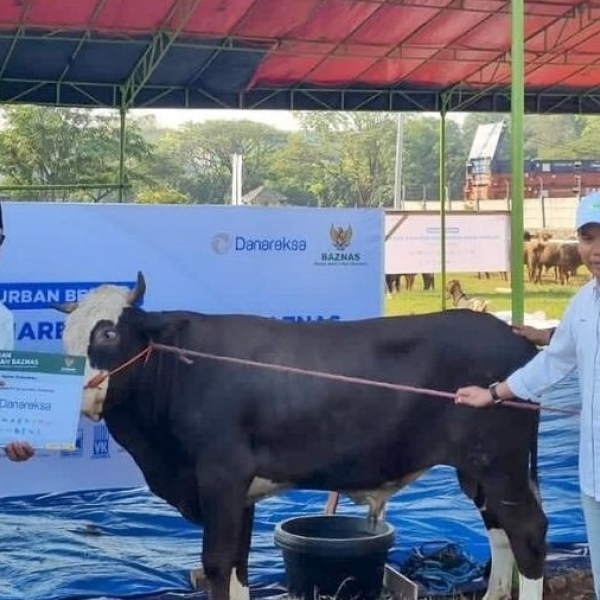 PT Kawasan Industri Medan participated in a Qurban event organized by Holding Danareksa