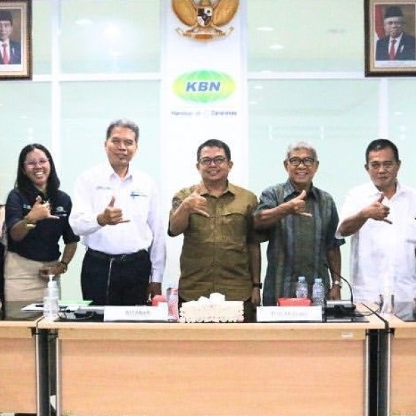 The Board of Commissioners and Directors of PT KIM conducted a working visit to PT Kawasan Berikat Nusantara (PT KBN) in Jakarta.