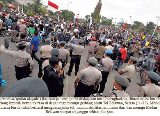Ribuan Buruh Kembali Blokir Akses Tol Medan-Belawan