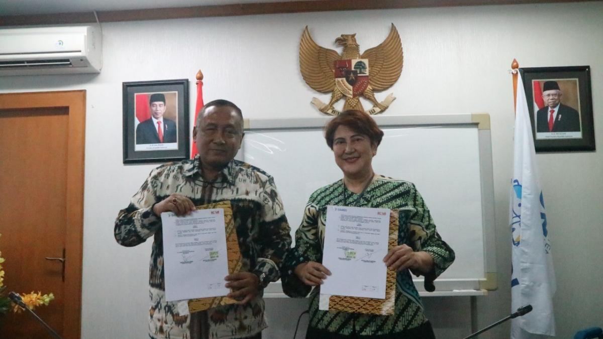 The signing of the MoU between PT.KIM and Perum Damri