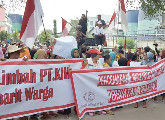 Residents Protest Tangkahan Sewerage KIM