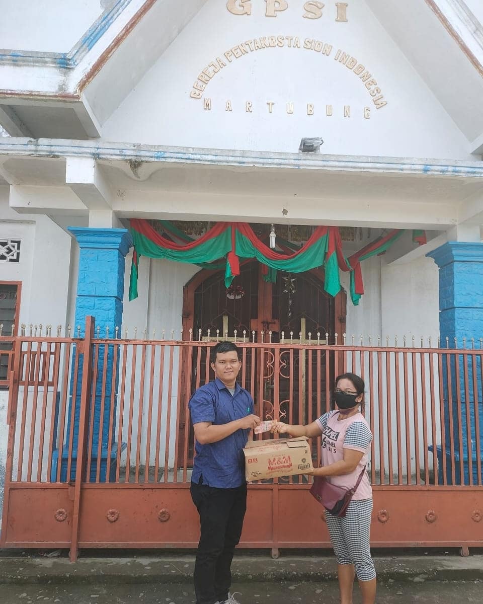 PT. KIM provided Social Assistance in the form of basic necessities and cash to churches around the Medan Industrial Estate.