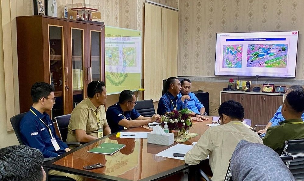 PT Kawasan Industri Medan, together with the High Prosecutor's Office of North Sumatra (Kejatisu), conducted negotiations with BPJS Ketenagakerjaan (BPJamsostek) regarding the return of land ownership from the former Astek to PT KIM.