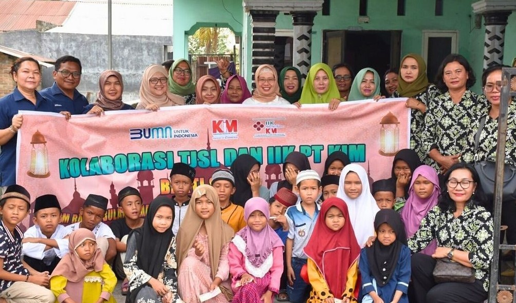 The TJSL (Social and Environmental Responsibility) Program collaborates with the Ikatan Istri Karyawan (IIK)