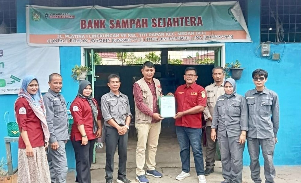  PT Kawasan Industri Medan provides assistance to Bank Sampah Sejahtera