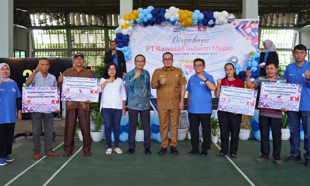 PT Kawasan Industri Medan celebrated its 35th anniversary on Tuesday (September 10) and simultaneously distributed vending carts