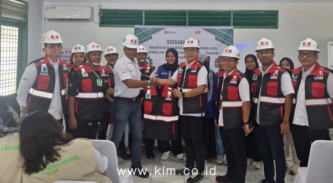 PT Kawasan Industri Medan Gelar Sosialisasi Kesehatan & Keselamatan Kerja (K3), Simulasi Peralatan K3, serta Penyerahan Alat K3 